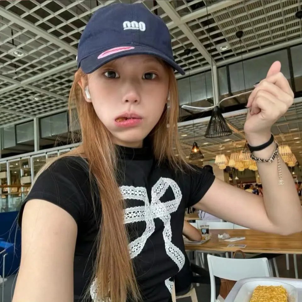 爆炸猫 海报